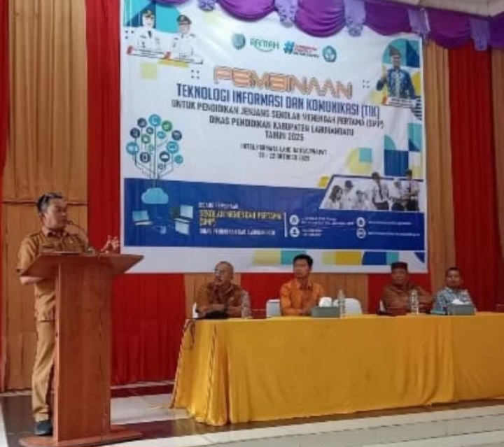 Kadis Pendidikan Labuhanbatu Buka Kegiatan Pembinaan Teknologi TIK